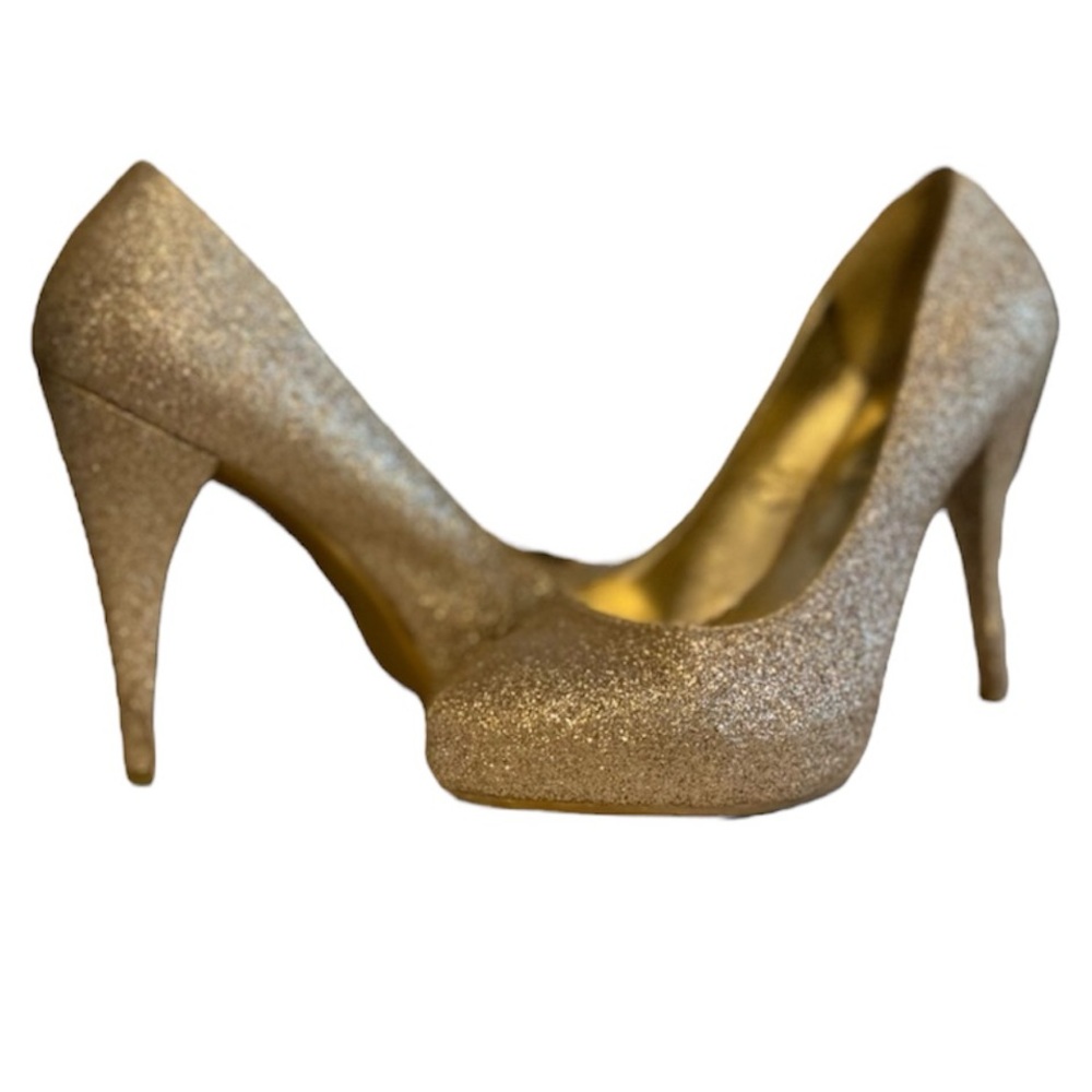 Gold Steve Madden sparkly pumps